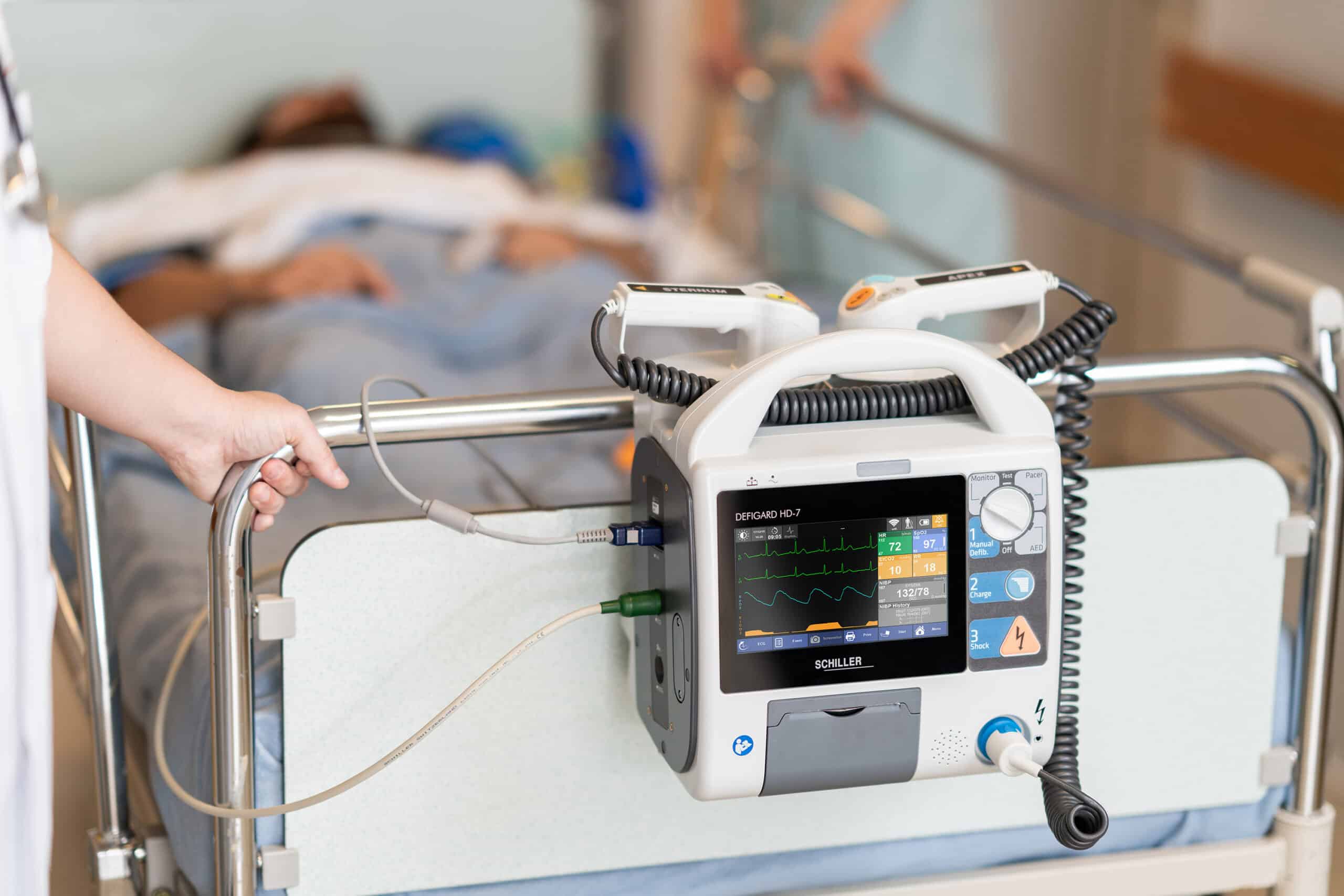 defigard-hd-7-hospital-bed Цена на Дефибриллятор-монитор DEFIGARD HD-7